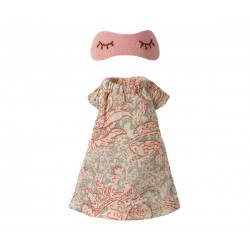 Nightgown for mum mouse...