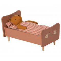 Wooden bed, Teddy mom Rose...