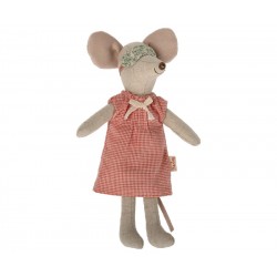 Nightgown for mum mouse...