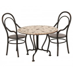 Dining table set w. 2...